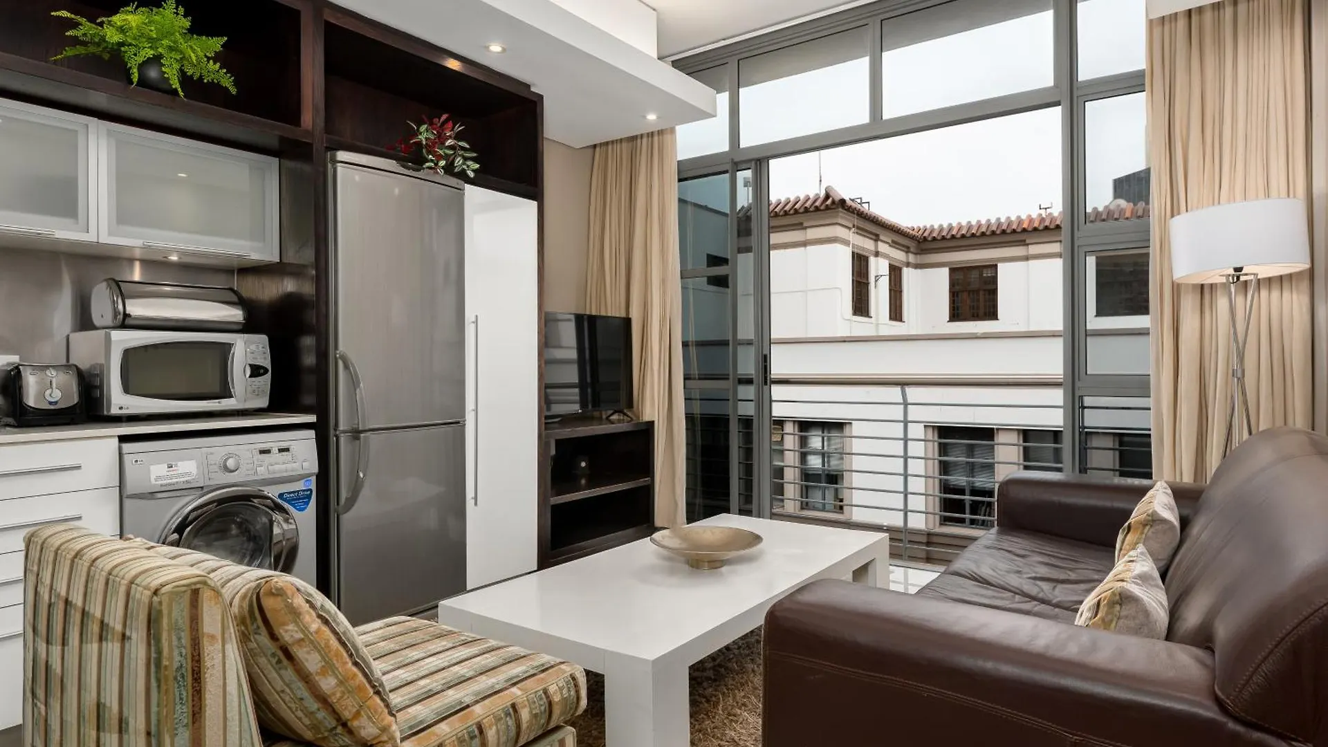 Beautiful Apartment With Pool, Parking And King Bed In Historic Cape Town City Centre Sudáfrica