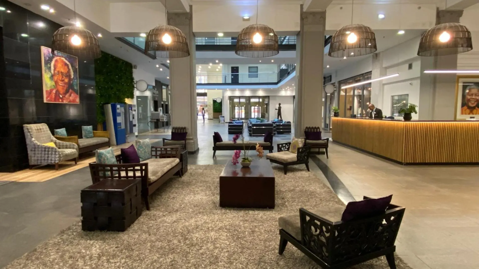 Beautiful Apartment With Pool, Parking And King Bed In Historic Cape Town City Centre South Africa